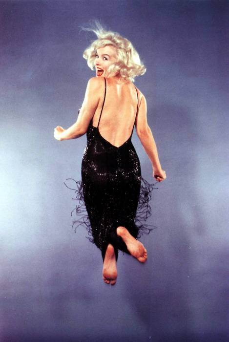 [마릴린먼로] 육감적인 몸매 + 천진난만하고 사랑스러운 얼굴 | 인스티즈