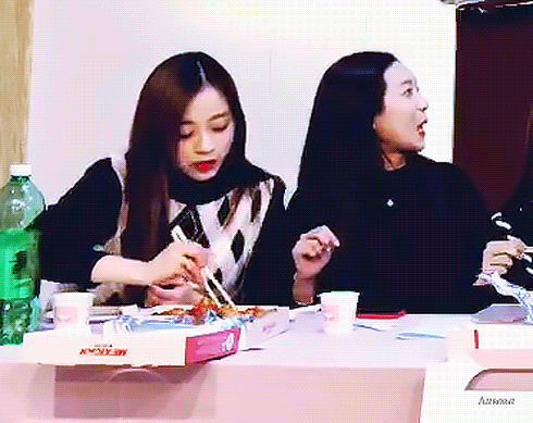 [에이프릴] 아침부터 꽤나 추운 것 같아서 진솔이 | 인스티즈