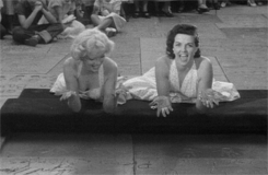 [마릴린먼로] 육감적인 몸매 + 천진난만하고 사랑스러운 얼굴 | 인스티즈