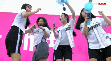 흥에 취한 마산 여고생들.gif | 인스티즈