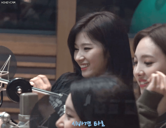트와이스 사나.gif | 인스티즈