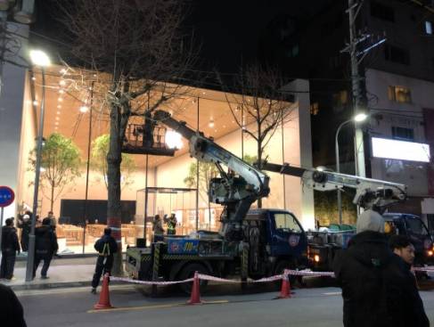 가로수길 애플스토어 가림막 제거 | 인스티즈