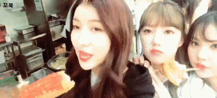 휴게소 음식에 낚여서 심통난 여자친구 예린.gif | 인스티즈