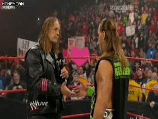 12년만에 화해하는 브렛 하트와 숀 마이클스.gif | 인스티즈