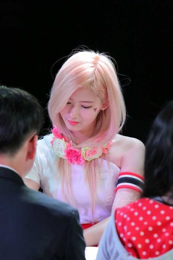 진짜 어떻게 이렇게 이쁘냐? | 인스티즈