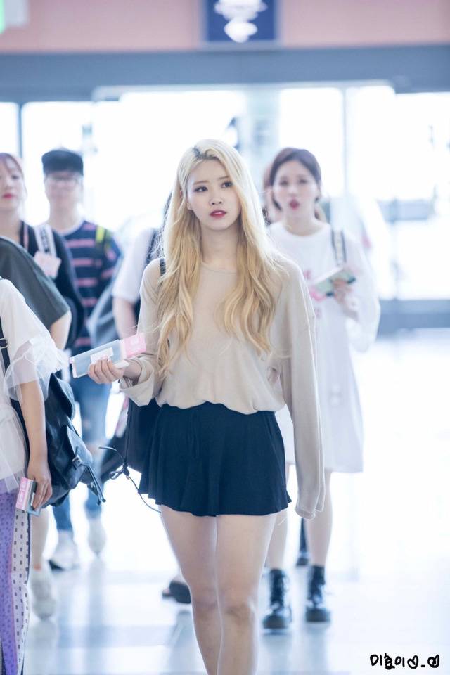 [러블리즈] 행운은 아무나에게 찾아오는게 아닌것을 오늘도 알아가서 미주 | 인스티즈