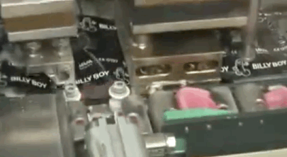 콘돔이 만들어지는 과정.gif | 인스티즈