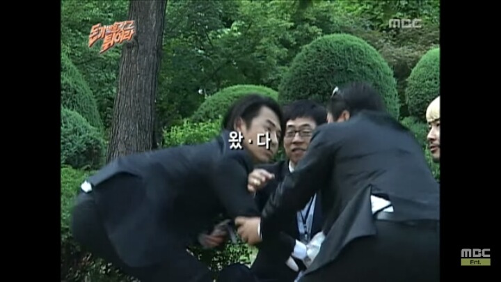 [무한도전] 잠복하다가 어이없어서 빵 터진 유재석ㅋㅋㅋㅋ | 인스티즈