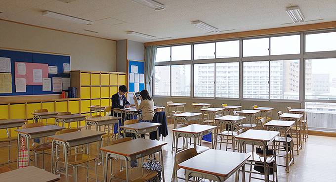 [늑대소녀와흑왕자] 남주가 쓰레기라 생각이 들다가도 와꾸보면 화가 풀리다가도 쓰레기라 생각이 드는 영화 05 | 인스티즈