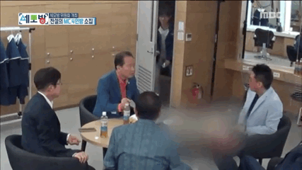 레전드MC 4인방 앞에서 작아진 방송국사람들.gif | 인스티즈