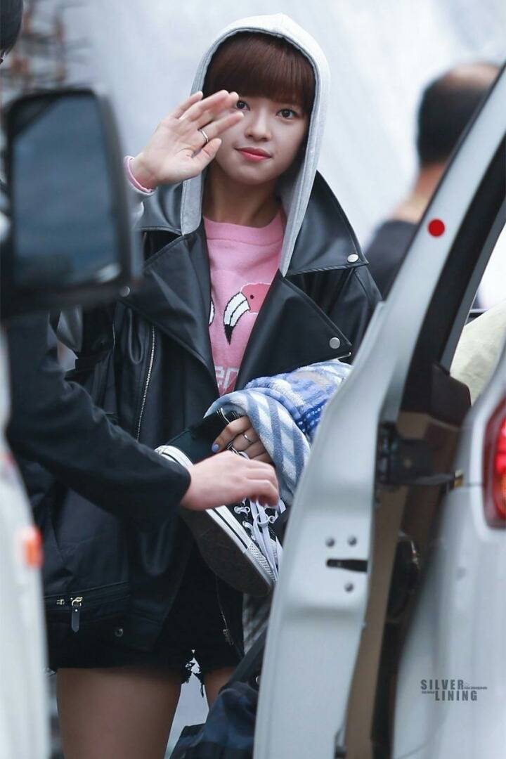 오늘자 트와이스 정연 출근길 | 인스티즈