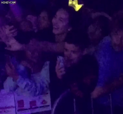 지디 보자마자 펑펑 우는 캐나다 소년팬.jpgif | 인스티즈