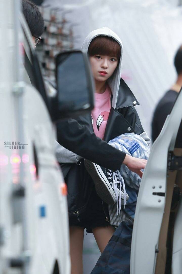 오늘자 트와이스 정연 출근길 | 인스티즈