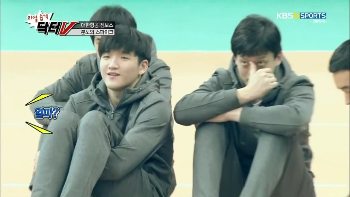 표정이 한결같은 팀주장이 불만.jpg | 인스티즈