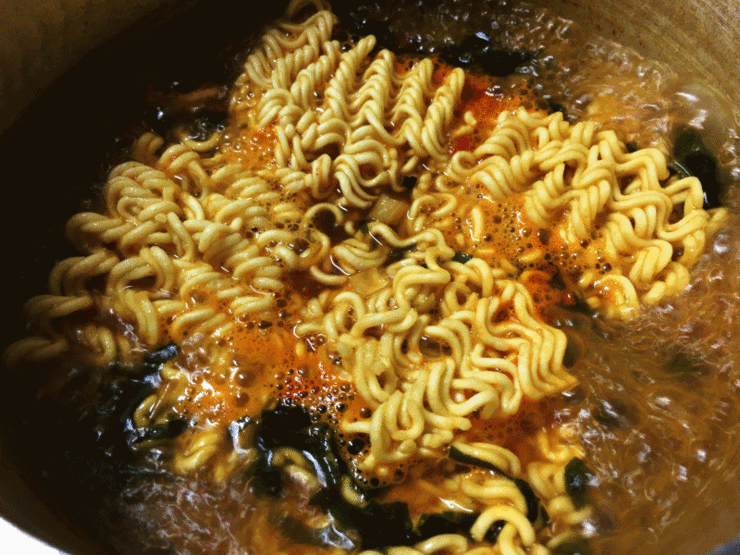 일주일간 굶은 당신앞에 두가지의 음식이 생겼다 | 인스티즈