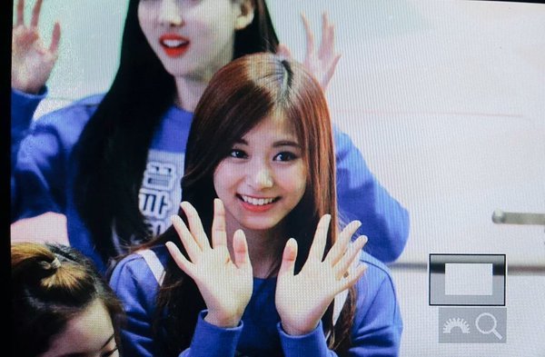 아육대 출전은 안하지만 멤버들 응원하러간 쯔위.jpg | 인스티즈