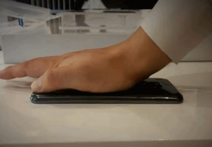 LG의 휘어지는 폰 실제 모습 | 인스티즈