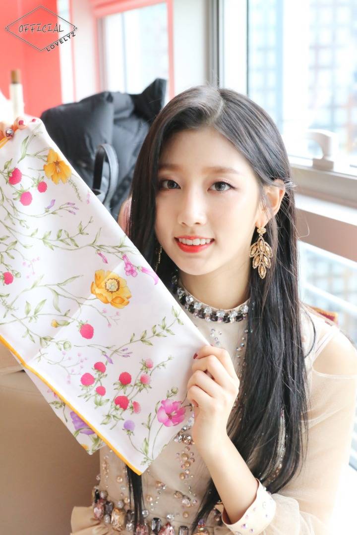 [러블리즈] 휴일에 대청소나 할까해서 예인이 | 인스티즈