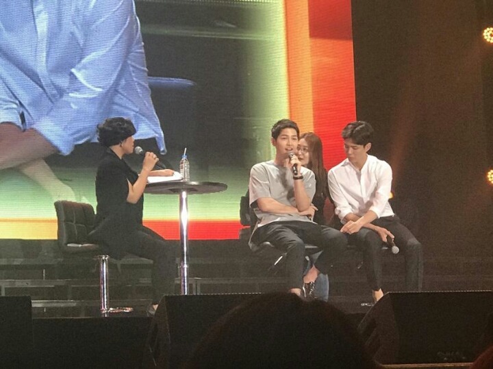 태국에서 송중기&박보검.jpg | 인스티즈