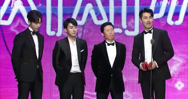 [티비엔시상식] 주혁아 너 뭐하니? 나와야지.jpg | 인스티즈