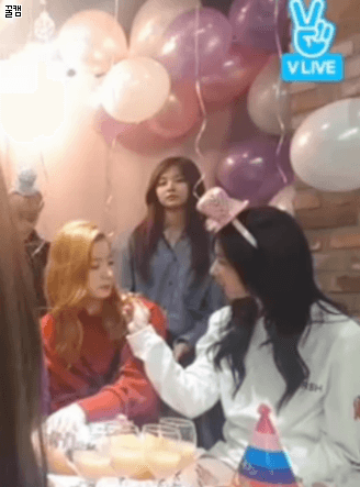 장난꾸러기 사나.gif | 인스티즈