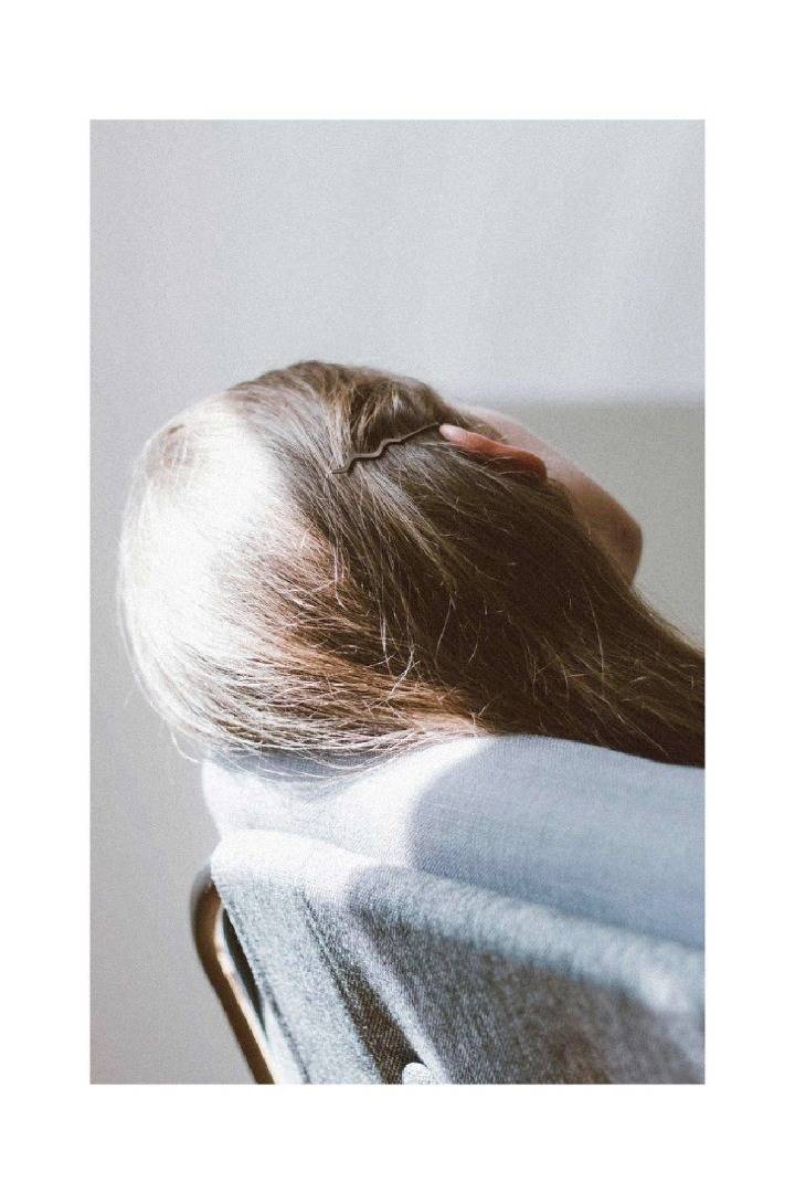 도망치는 발 소리에 행여라도 네가 깰까. 비상구 계단에서 뛰어내린 나를 알겠냐만은 | 인스티즈