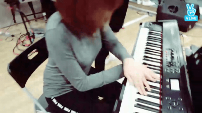 피아노 연주하는 오하영.gif | 인스티즈