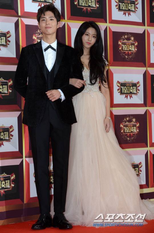 오늘자 박보검&설현 | 인스티즈