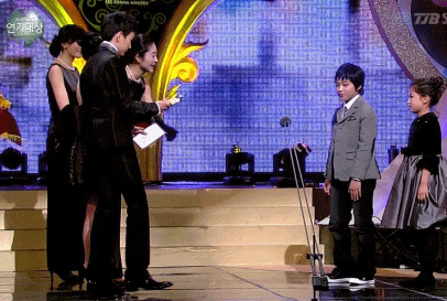 누나 몇년만 기다려줘... | 인스티즈