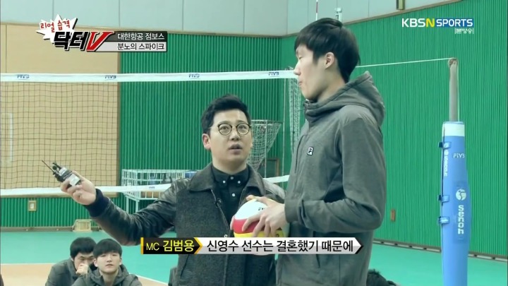 표정이 한결같은 팀주장이 불만.jpg | 인스티즈