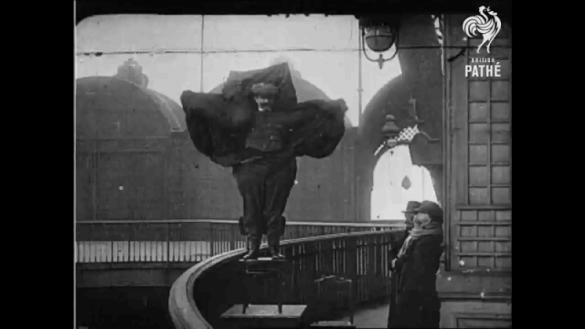 세계 최초로 윙슈트를 만든 인물.gif | 인스티즈