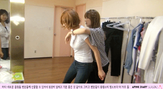 막내 힘들다고 어부바 해주는 걸그룹 리더 | 인스티즈