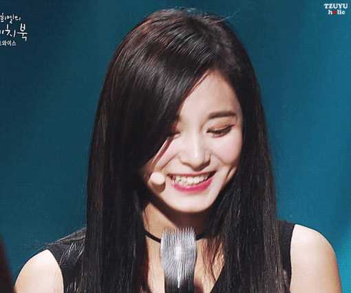 트와이스 쯔위 미모 터지던날.gif | 인스티즈