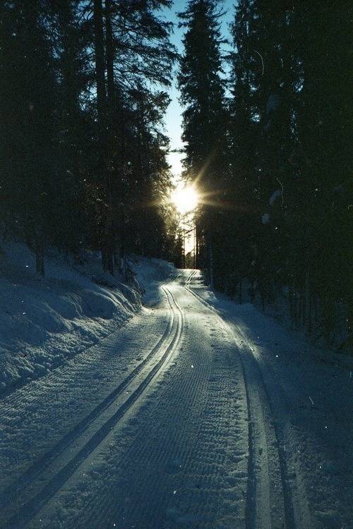 도망치는 발 소리에 행여라도 네가 깰까. 비상구 계단에서 뛰어내린 나를 알겠냐만은 | 인스티즈