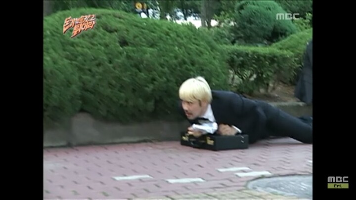 [무한도전] 잠복하다가 어이없어서 빵 터진 유재석ㅋㅋㅋㅋ | 인스티즈