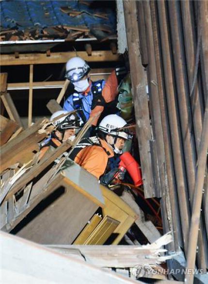 휴대전화로 부모께 유서·노모 돌보느라..日지진 뭉클한 사연들 | 인스티즈