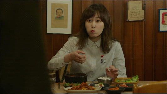 제육먹방하는 서현진.gif | 인스티즈