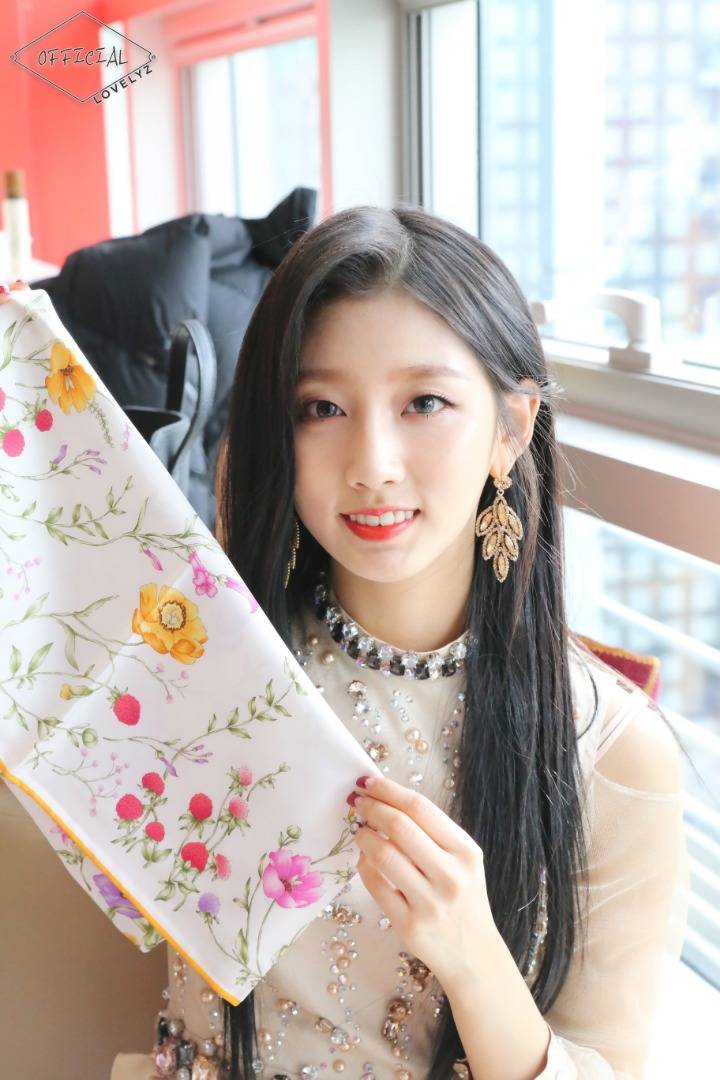 [러블리즈] 휴일에 대청소나 할까해서 예인이 | 인스티즈