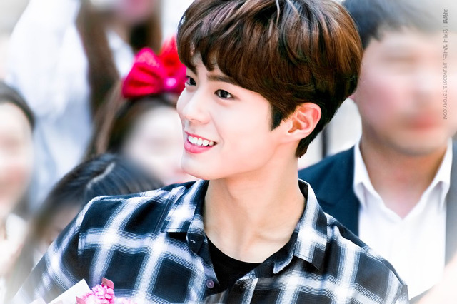 오늘자 박보검 | 인스티즈