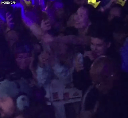 지디 보자마자 펑펑 우는 캐나다 소년팬.jpgif | 인스티즈