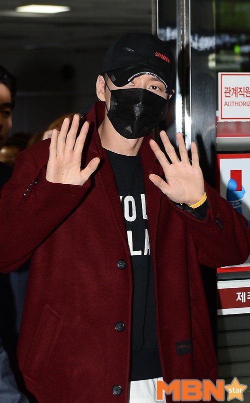 오늘자 박해진 공항.jpg | 인스티즈