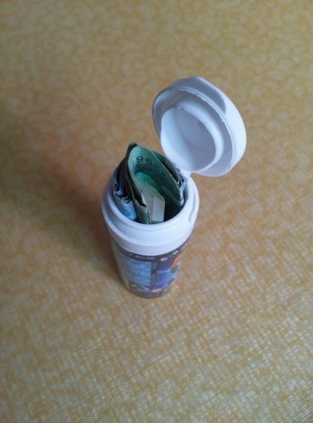 친척 동생이 집에 두고 간 것 | 인스티즈