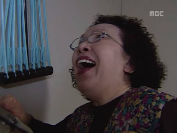 [거침없이하이킥] 솥뚜껑 나문희 여사와 박해미의 김장대결.jpg | 인스티즈