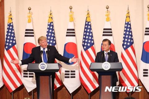 문재인 대통령과 트럼프의 공동기자회견.jpg | 인스티즈