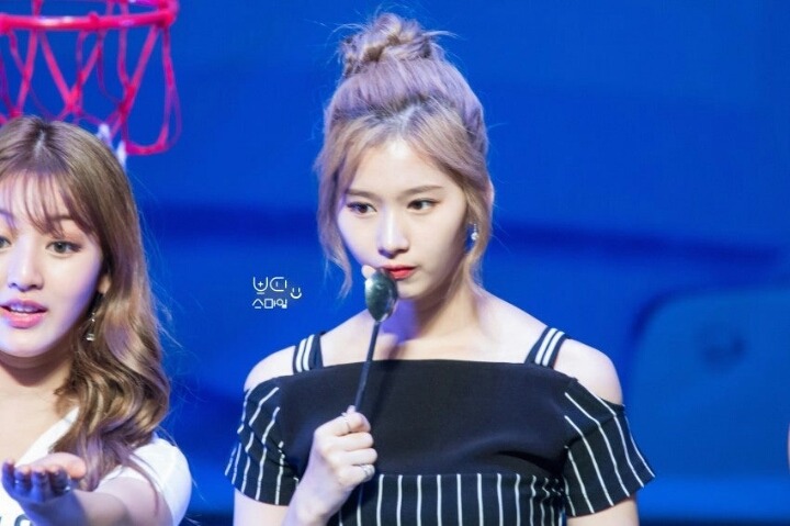 털갈이한 사나.gif | 인스티즈