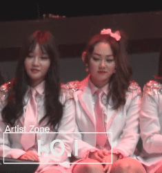 방탄소년단 무대 보는 강미나.gif | 인스티즈