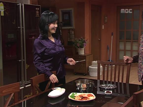 [거침없이하이킥] 솥뚜껑 나문희 여사와 박해미의 김장대결.jpg | 인스티즈