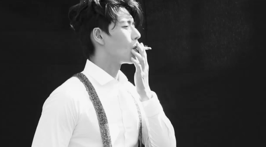 비흡연자들이 담배피는 흔한 모습.gif | 인스티즈