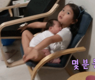 [오마이베이비] 언니가 여동생을 대할 때 VS 오빠가 여동생을 대할 때 | 인스티즈