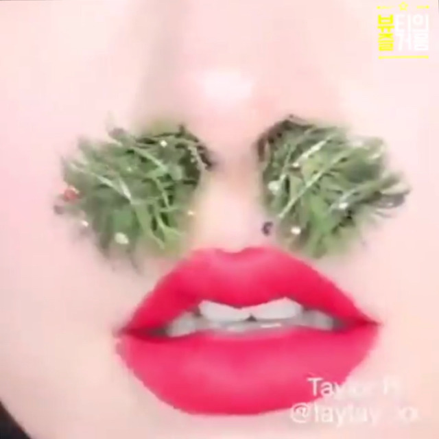 올 겨울을 강타할 크리스마스 트리 메이크업.jpg | 인스티즈